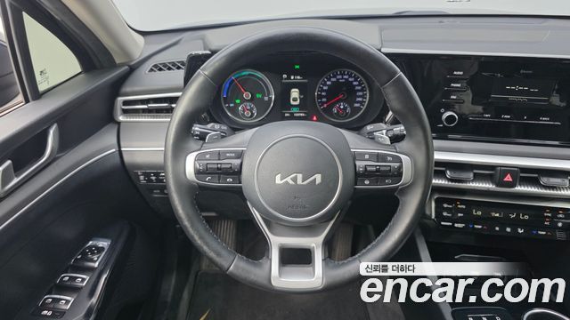 Kia K5 Hybrid (III) Trendy 2022 — фото 13
