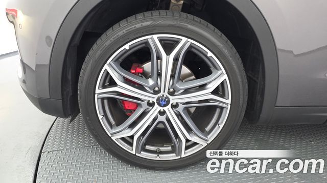 Maserati Levante 3.0 Diesel AWD Premium 2017 — фото 5