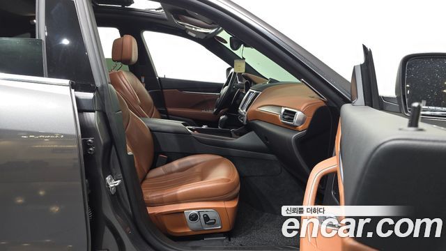 Maserati Levante 3.0 Diesel AWD Premium 2017 — фото 15