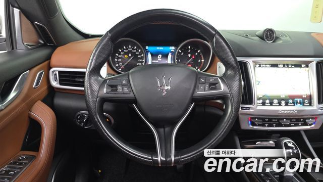 Maserati Levante 3.0 Diesel AWD Premium 2017 — фото 17