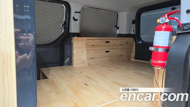 Hyundai Staria 2WD Camping Car Special Vehicle 2023 — фото 30