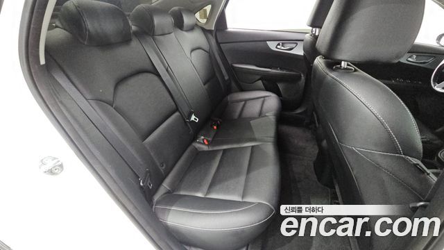 Kia K3 (II) 1.6 Prestige 2022 — фото 26