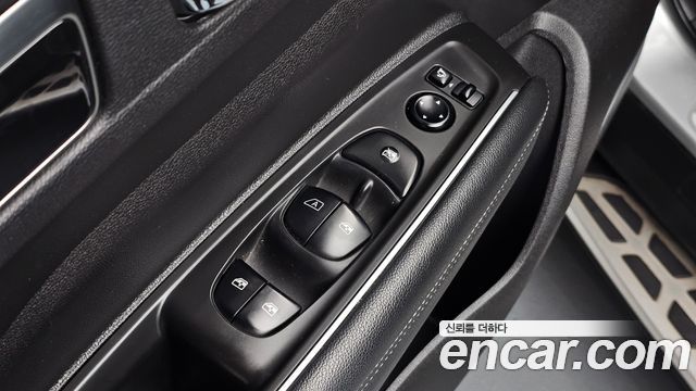 Renault Korea QM6 Diesel 4WD RE Signature 2017 — фото 33