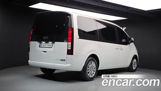 Hyundai Staria L3.5 Cargo 3-Seater Modern 2024 — фото 2