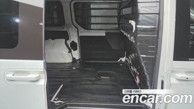 Hyundai Staria L3.5 Cargo 3-Seater Modern 2024 — фото 12