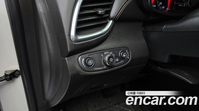 Chevrolet Trax 1.6 Diesel Premier 2018 — фото 16