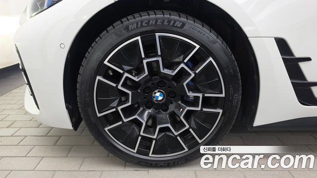 BMW i4 eDrive40 M Sports 2025 — фото 5