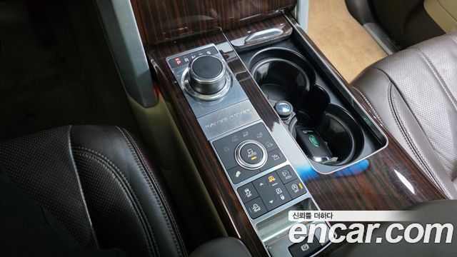 Land Rover Range Rover (IV) 4.4 SDV8 Vogue SE DIESEL 2016 — фото 9