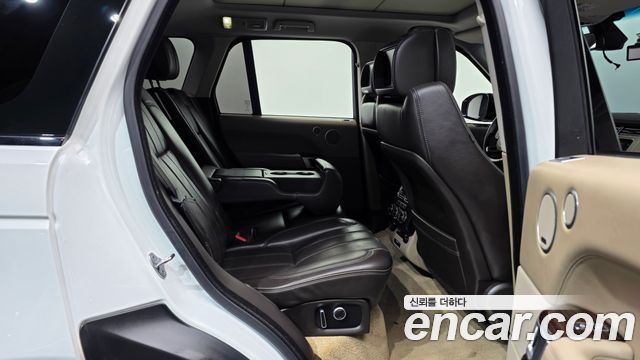 Land Rover Range Rover (IV) 4.4 SDV8 Vogue SE DIESEL 2016 — фото 16