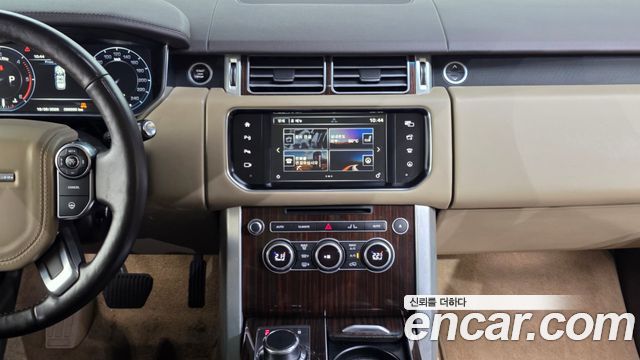 Land Rover Range Rover (IV) 4.4 SDV8 Vogue SE DIESEL 2016 — фото 18