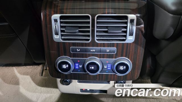 Land Rover Range Rover (IV) 4.4 SDV8 Vogue SE DIESEL 2016 — фото 23