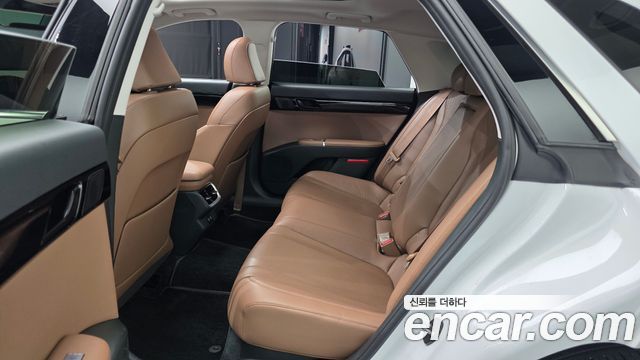 Hyundai Grandeur (GN7) 2,5 Gasoline 2WD Premium 2023 — фото 12