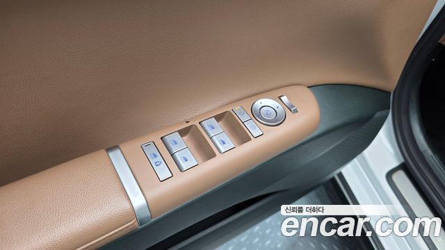 Hyundai Grandeur (GN7) 2,5 Gasoline 2WD Premium 2023 — фото 20