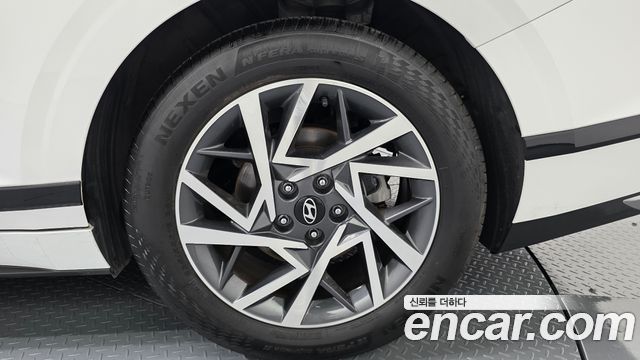 Hyundai Grandeur (GN7) 2,5 Gasoline 2WD Premium 2023 — фото 21
