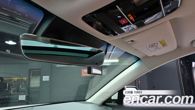 Hyundai Grandeur (GN7) 2,5 Gasoline 2WD Premium 2023 — фото 30