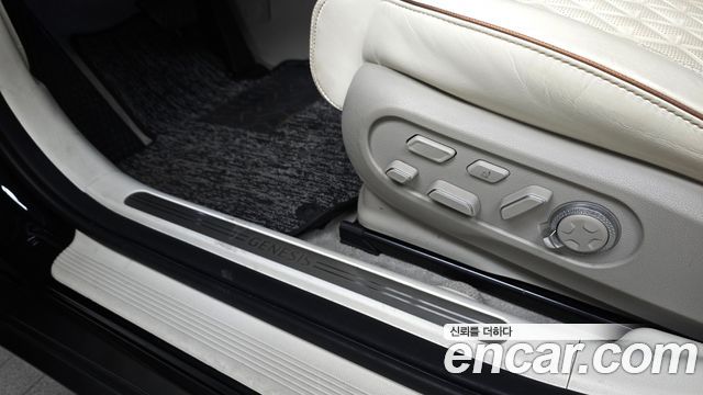 Genesis GV60 Standard AWD 2023 — фото 31