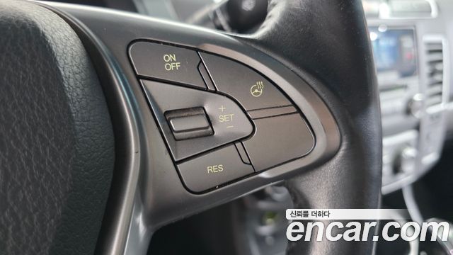 KG Mobility (SsangYong) Korando Turismo 4WD TX 11-seater 2017 — фото 15