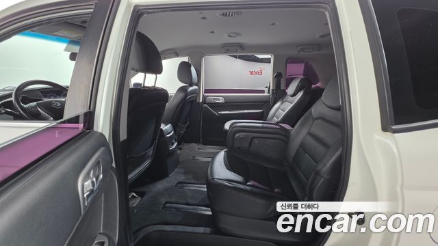 KG Mobility (SsangYong) Korando Turismo 4WD TX 11-seater 2017 — фото 18