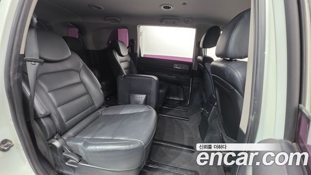 KG Mobility (SsangYong) Korando Turismo 4WD TX 11-seater 2017 — фото 19