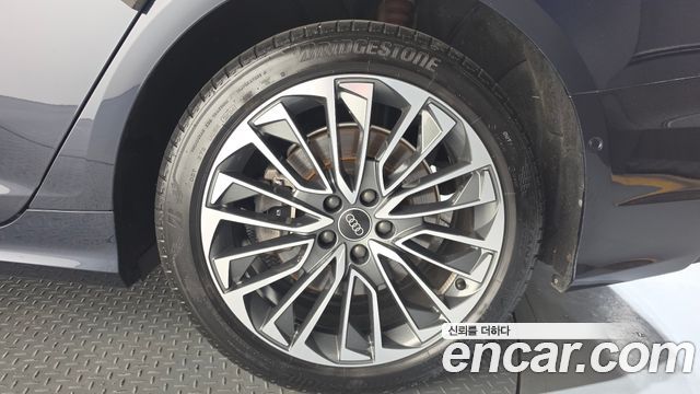 Audi A6 (C8) 45 TFSI Quattro Premium 2025 — фото 27