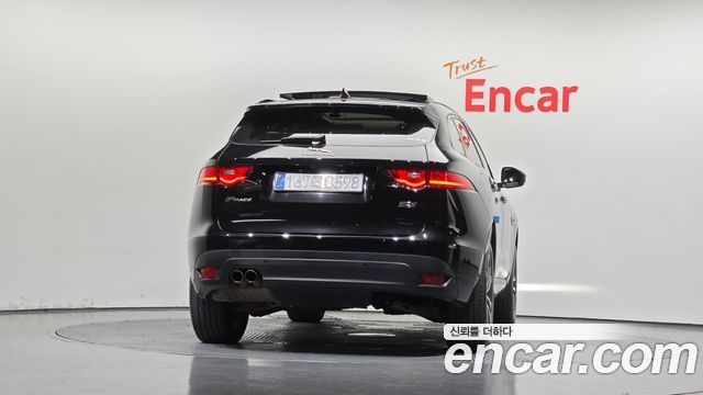 Jaguar F-PACE 20d R-Sport 2019 — фото 4