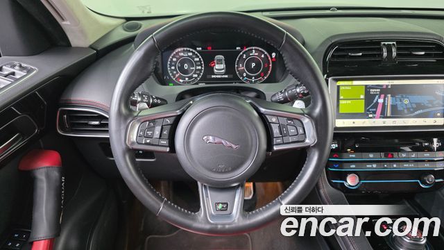 Jaguar F-PACE 20d R-Sport 2019 — фото 13