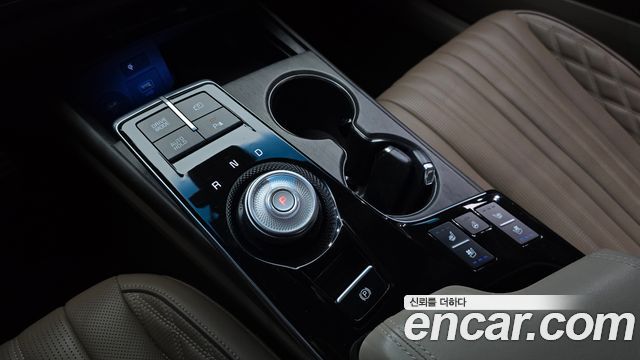 Kia K8 2.5 Gasoline 2WD Signature Special 2023 — фото 9