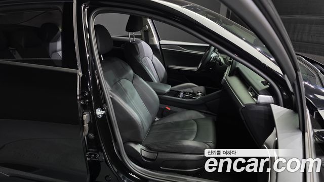 Kia K5 (III) 2.0 Prestige 2023 — фото 26