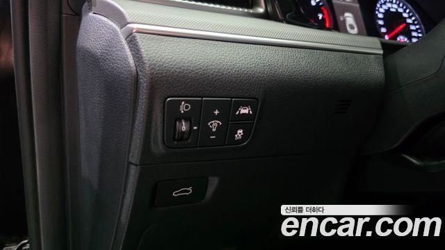 Kia K5 (III) 2.0 Prestige 2023 — фото 28