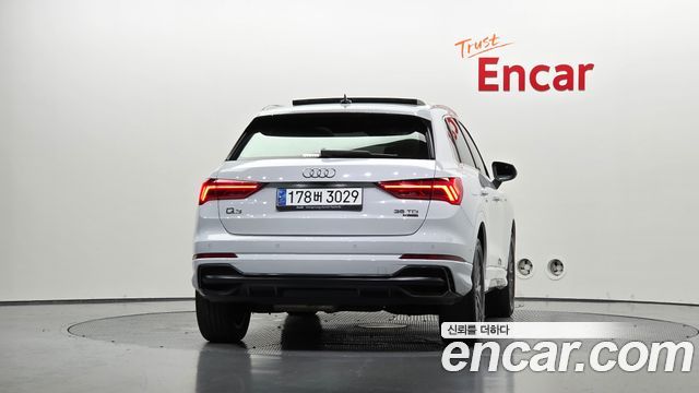 Audi Q3 (F3) 35 TDI Quattro Premium 2022 — фото 4