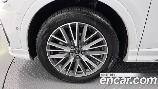 Audi Q3 (F3) 35 TDI Quattro Premium 2022 — фото 5