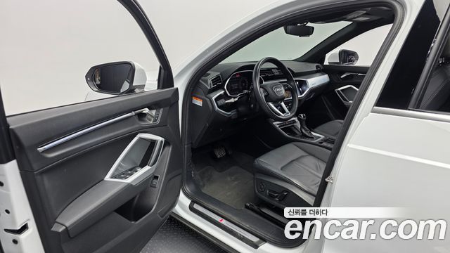 Audi Q3 (F3) 35 TDI Quattro Premium 2022 — фото 10