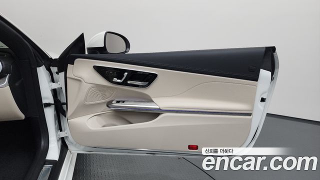 Mercedes-Benz CLE-Class (C236) CLE200 Cabriolet 2025 — фото 31