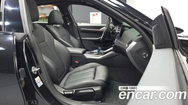 BMW i4 eDrive40 M Sports 2022 — фото 11