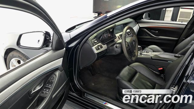 BMW 5 Series (F10) 525d xDrive M Sport Touring 2012 — фото 10