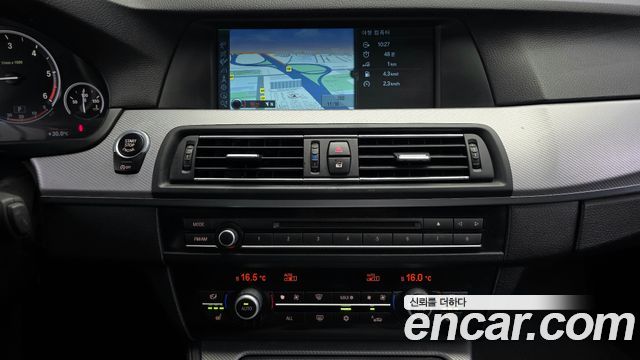BMW 5 Series (F10) 525d xDrive M Sport Touring 2012 — фото 15