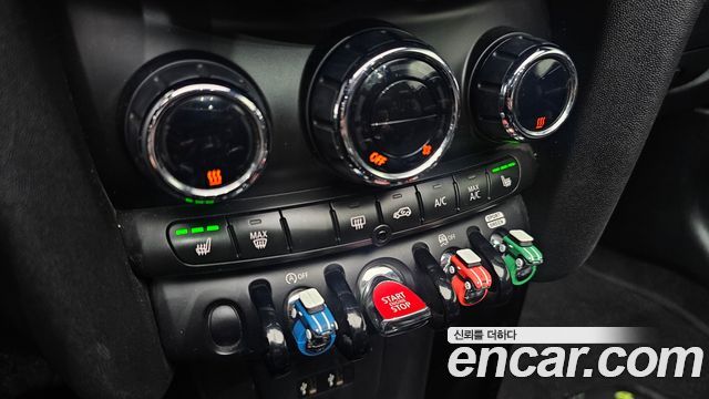 MINI Cooper Convertible Standard 3rd Generation 2019 — фото 15