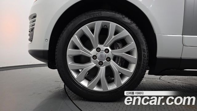 Land Rover Range Rover (IV) 4.4 SDV8 Vogue SE DIESEL 2018 — фото 5