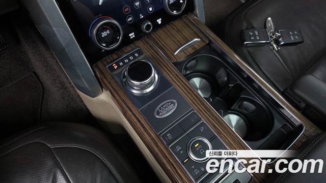 Land Rover Range Rover (IV) 4.4 SDV8 Vogue SE DIESEL 2018 — фото 9