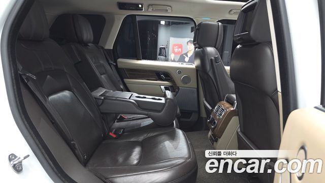 Land Rover Range Rover (IV) 4.4 SDV8 Vogue SE DIESEL 2018 — фото 12