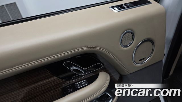 Land Rover Range Rover (IV) 4.4 SDV8 Vogue SE DIESEL 2018 — фото 17