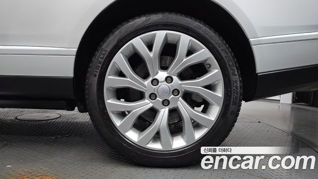 Land Rover Range Rover (IV) 4.4 SDV8 Vogue SE DIESEL 2018 — фото 21