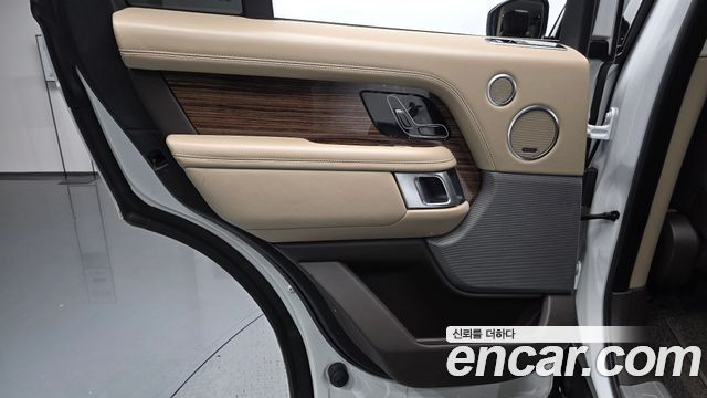 Land Rover Range Rover (IV) 4.4 SDV8 Vogue SE DIESEL 2018 — фото 25