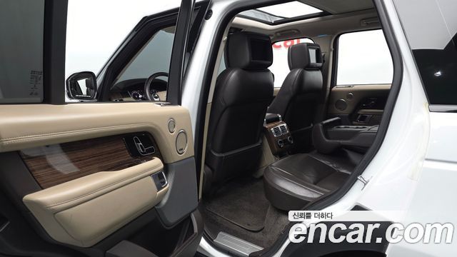 Land Rover Range Rover (IV) 4.4 SDV8 Vogue SE DIESEL 2018 — фото 26
