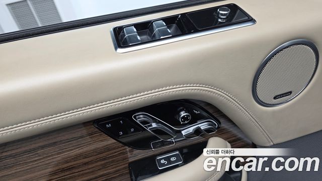 Land Rover Range Rover (IV) 4.4 SDV8 Vogue SE DIESEL 2018 — фото 30