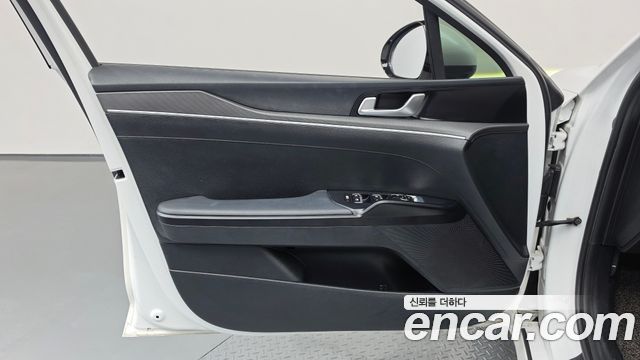 Kia K5 (III) 2.0 Prestige 2022 — фото 30