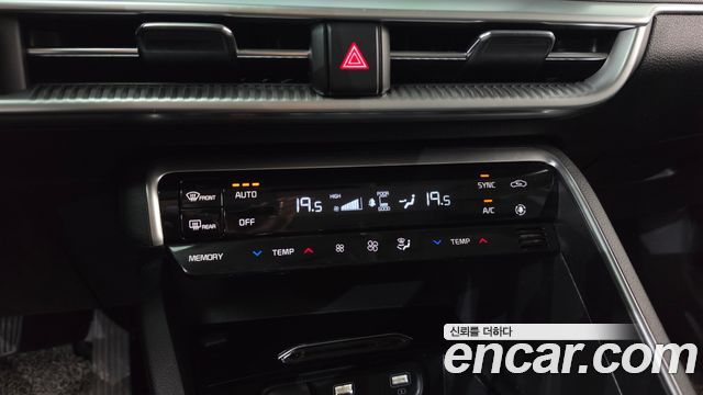 Kia K5 (III) 2.0 Prestige 2022 — фото 38