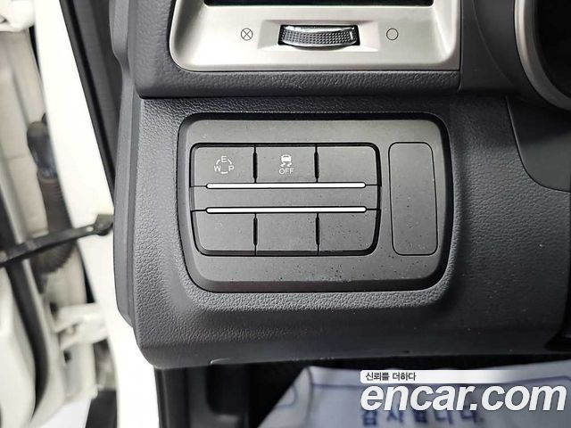 KG Mobility (SsangYong) Tivoli VX 2WD 2016 — фото 20