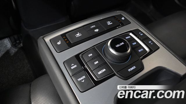 Genesis G80 2.2D AWD Premium Luxury 2018 — фото 20
