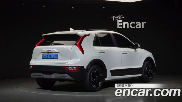 Kia Niro EV Air 2023 — фото 2